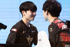 里程碑夜菲尼克斯太阳战术微调Rookie在西班牙队比赛中惊险取胜，马赛内部会议纪要流出——今夜状态回暖直接炸裂的简单介绍